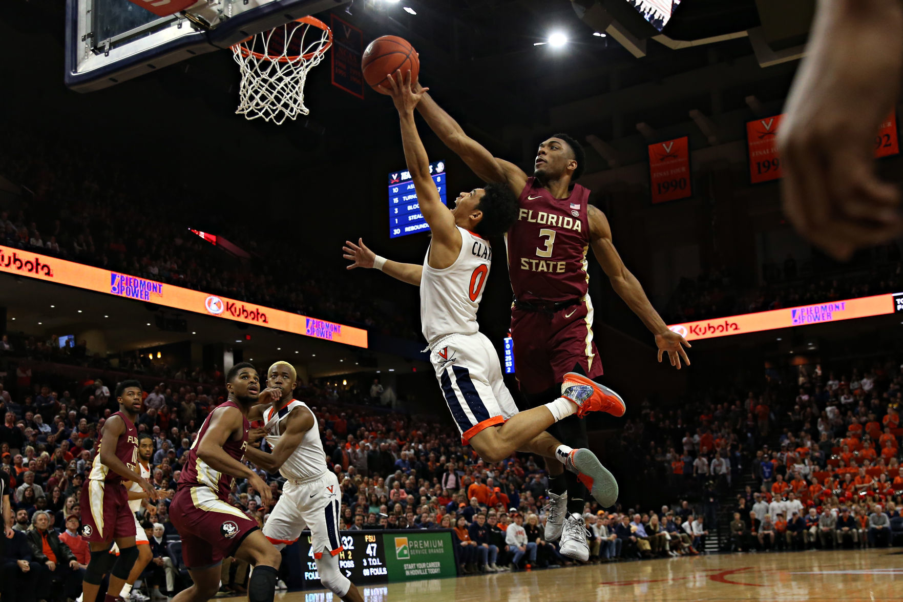 20200128_cdp_sports_uvahoops042.JPG